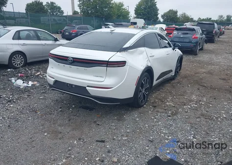 2023 Toyota Crown Limited z USA, uszkodzony, nr VIN JTDAAAAF3P3000271